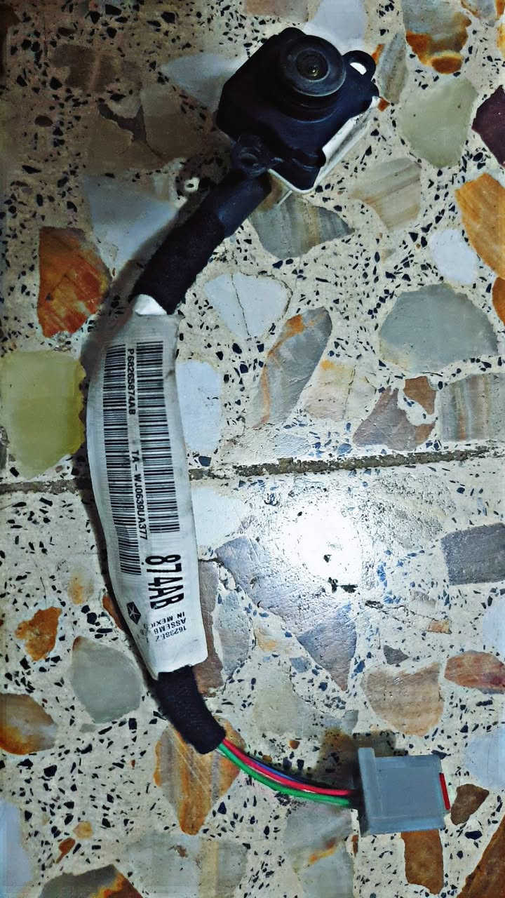 السلام عليكم شباب 
غراض للبيع قيم واخذ 

⚜ عينة كيجات 
⚜ كامرة خلفية مال تفصيخ اصلية
⚜ ولفات حماوة  82cْ + 95cْ
⚜ تايرات زوج نص عمر 275/40/20 
⚜ تاير تك 225/65/17 
⚜ تاير تك 315/35/20 
🚕 توصيل لكل المحافظات ✅
📍مكاني صلاح الدين _ الدجيل 
📞 *********** واتساب 
📞 *********** اتصال
