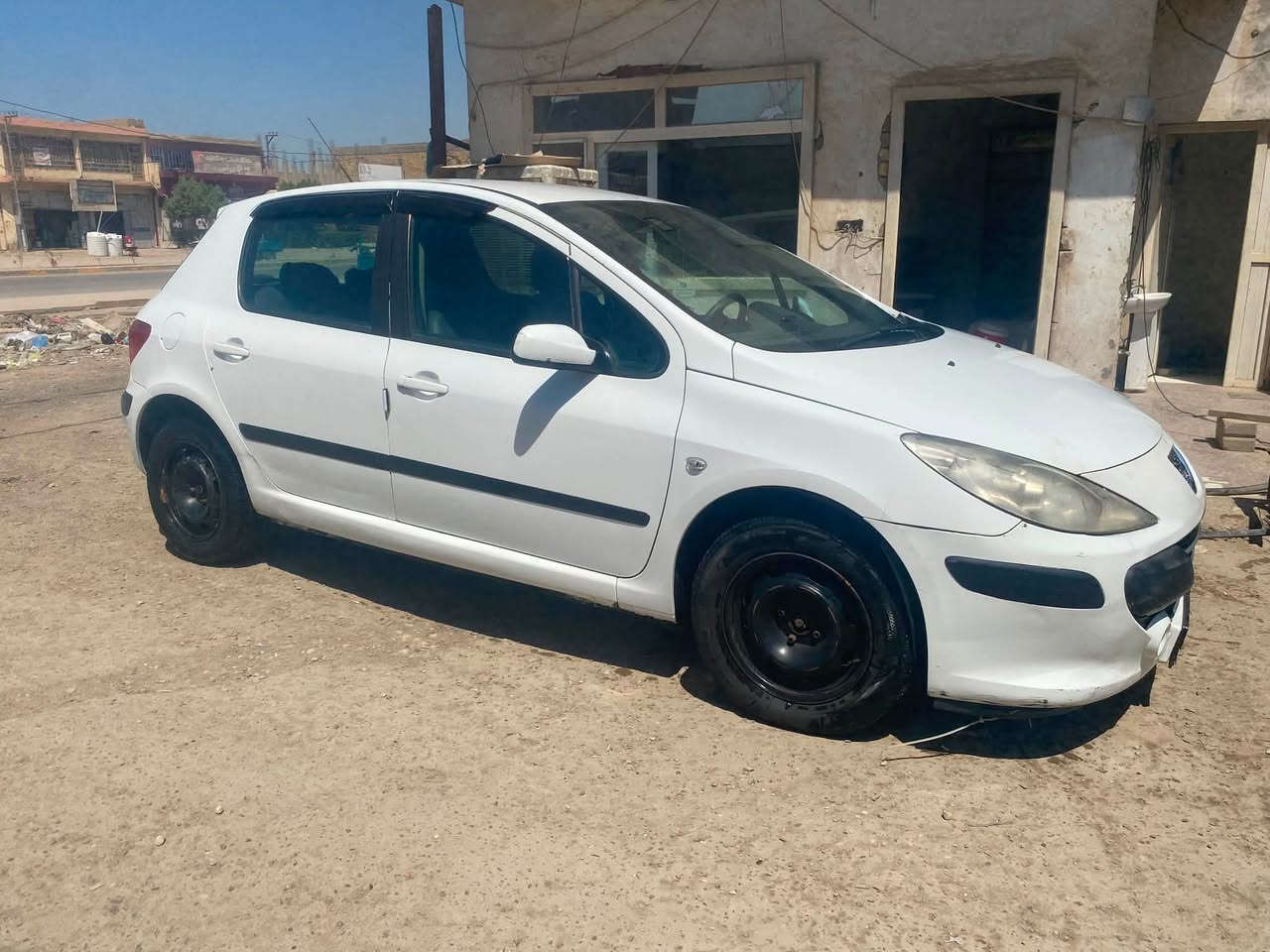 بيجو 307موديل 2006رقم بغداد مكفولة كير محرك جديد تبريد ثلج تخم تاير صدر جديد كهربائيات على وضع شركة سيارة جاهزة من كلشي سعر50وبي مجال ***********
