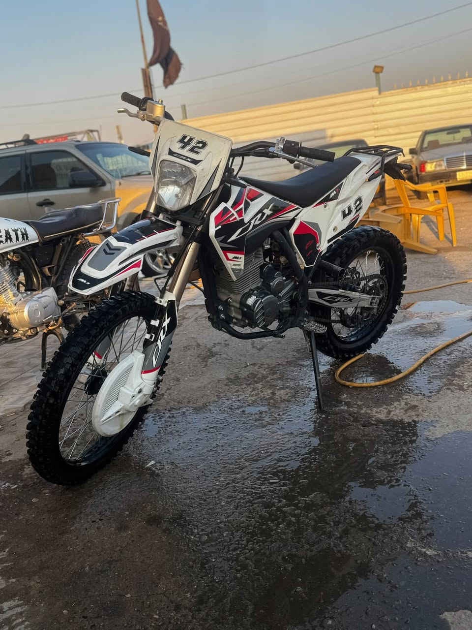 سلام عليكم قفاز حجم300كفاله موديل 25 دراجه جديده ما متعوبه مكينه ما مفتوح بيه برغي اوراق  سعر  مليون 600 الستفسار انتصل (***********)
