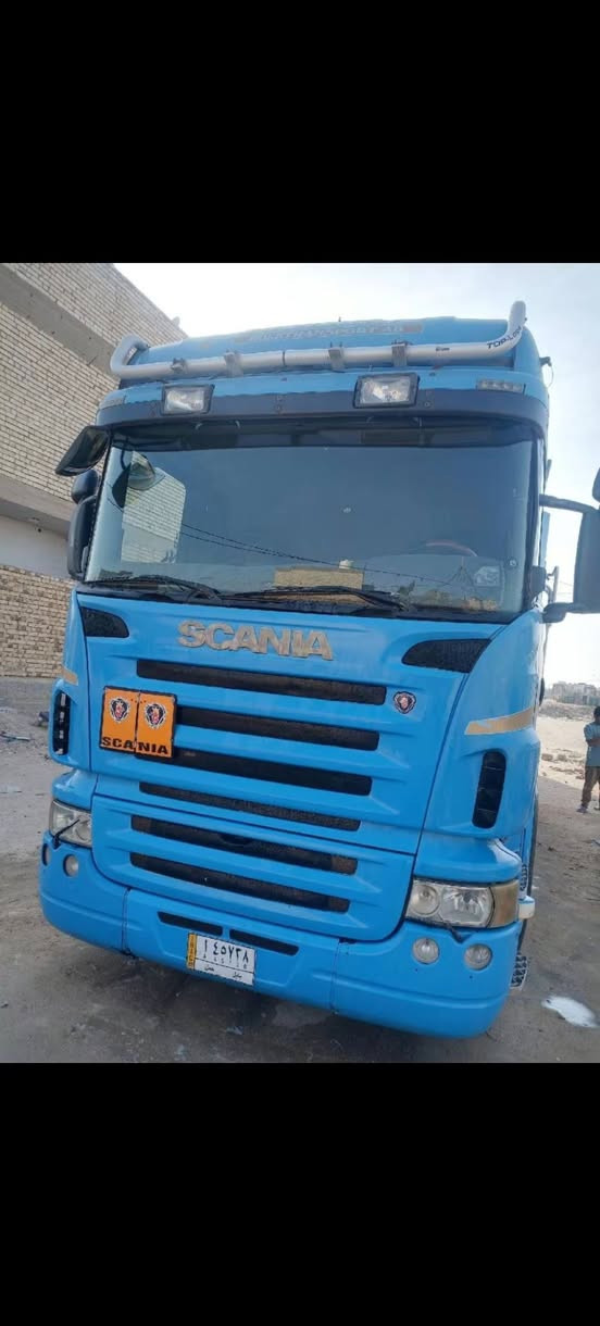 سلام عليكم سكانيه موديل 2007 كفاله عامه  المكينه 480 الكير 1000 كوبره تخم تاير بدي تفصال جديد مكينه انجكشن سياره جديده ما عايزه برغي ثلاجه داخل القماره جوبلس امامي خلفي تخم تاير حته السبير ما نازل السياره 1/1 جديده  السعر 360 وبيه مجال قليل مكان السياره نجف للاستفسار الاتصال ***********
