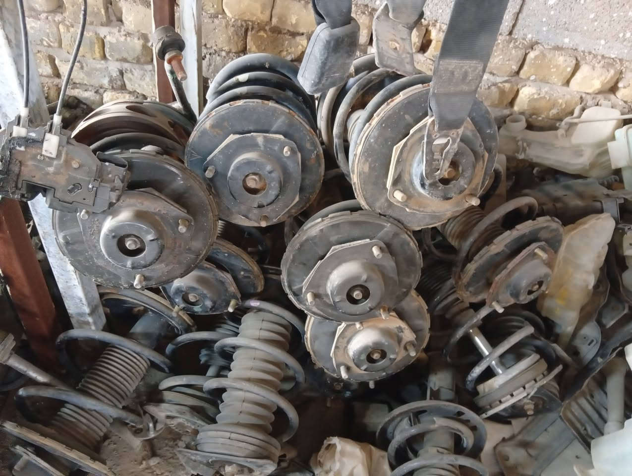 ادوات رينو سافران وفلاونس وكليوس 
يوجد توصيل جميع المحافظات 
*********** واتساب
