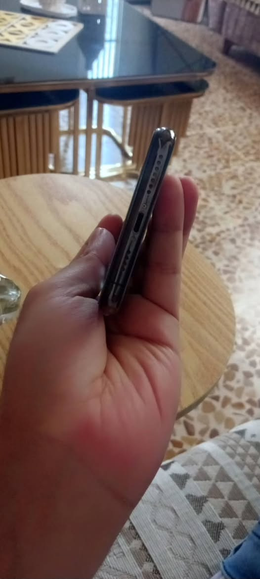 السلام عليكم ورحمه الله ايفون اكس ماكس مامفتوح ومامبدل بي شي نضيف فقط بي فطر ب كلاس مماثر ابد ذاكره 64 بطاريه 78 كامرات دمعه جهاز كامل مابي عطل تجي تفحص وجيك الا تمل بيع او مراوس شعندك نزل ايفون فقط 
***********
