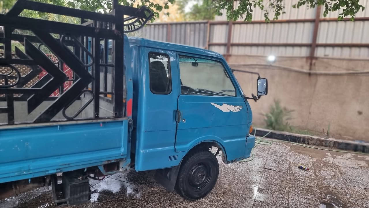 السلام عليكم
كيا بنكو للبيع موديل 96 السياره بلاديه رقم بغداد سنويه جديده 
السعر 57 وبيه مجال 
مكان السياره بغداد
التواصل ***********
