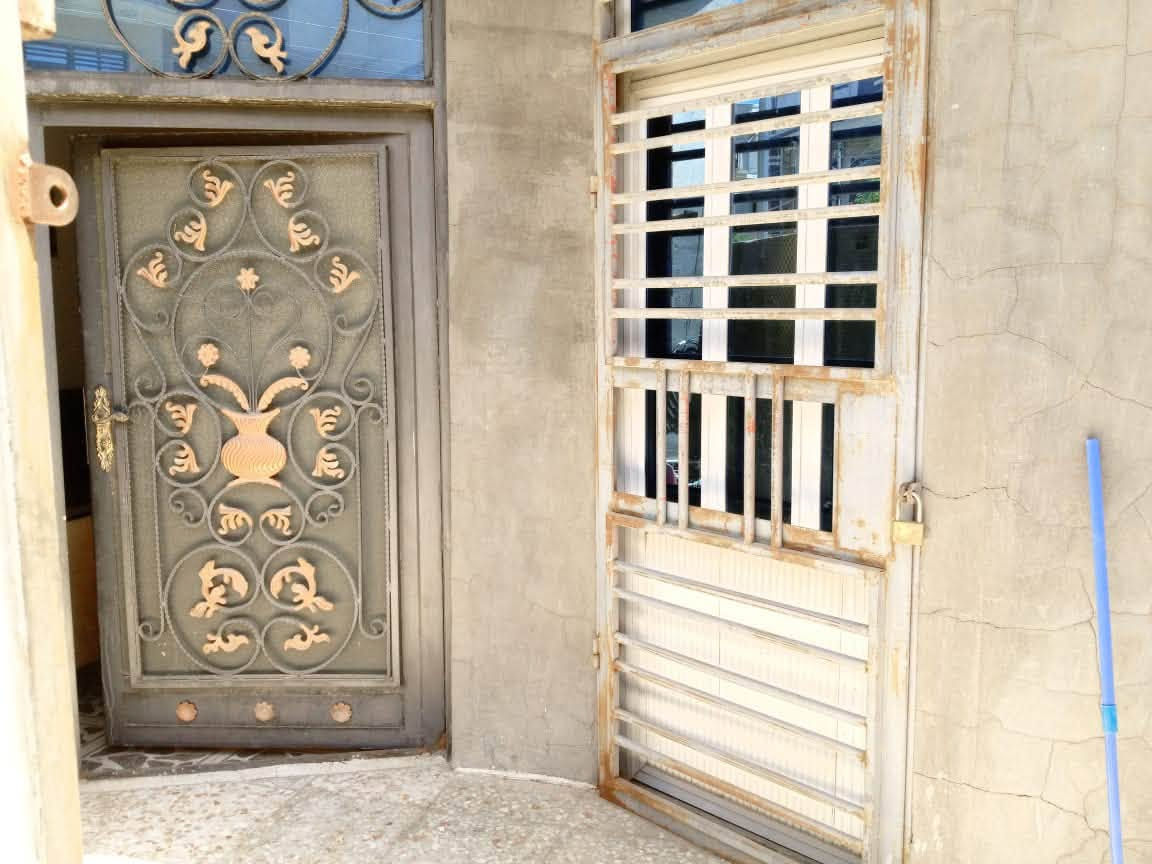 75 متر بحي الحسين للإيجار . قرب أسواق كاردينا 

 يحتوي ع 2 غرف نوم لا توجد غرفه بالطابق الأرضي الخدمات 
الاستفسار ***********

سعر الايجار 750 الف قفل
