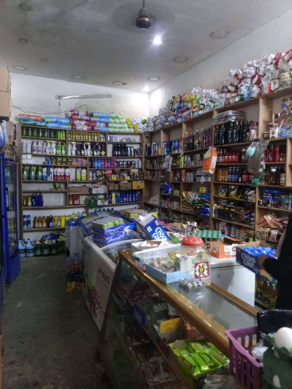 سلام عليكم بيت البيع في حي التراث شارع الشبكه مساحته 105موضحه تفاصيل البيت بصور ويتكون من اسواق***********
