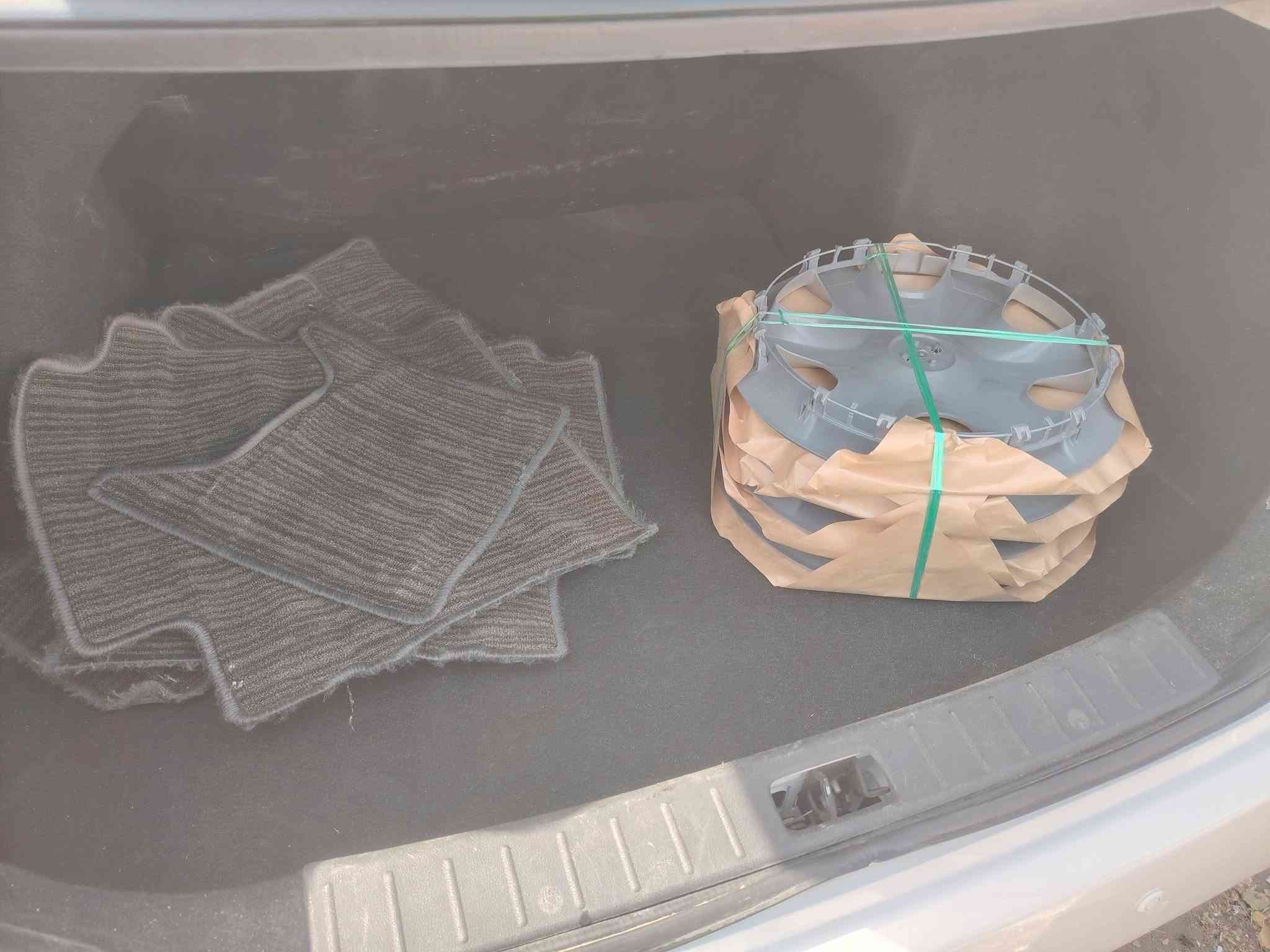 نيسان صني ٢٠٢٥ كلين
بدون ضربه بدون صبخ
ماشيه ٥٠ الف 
رقم سليمانيه باسمي دفتر بانزين بي مكان كركوك 
سعر ١٢٦ وبي مجال
***********

