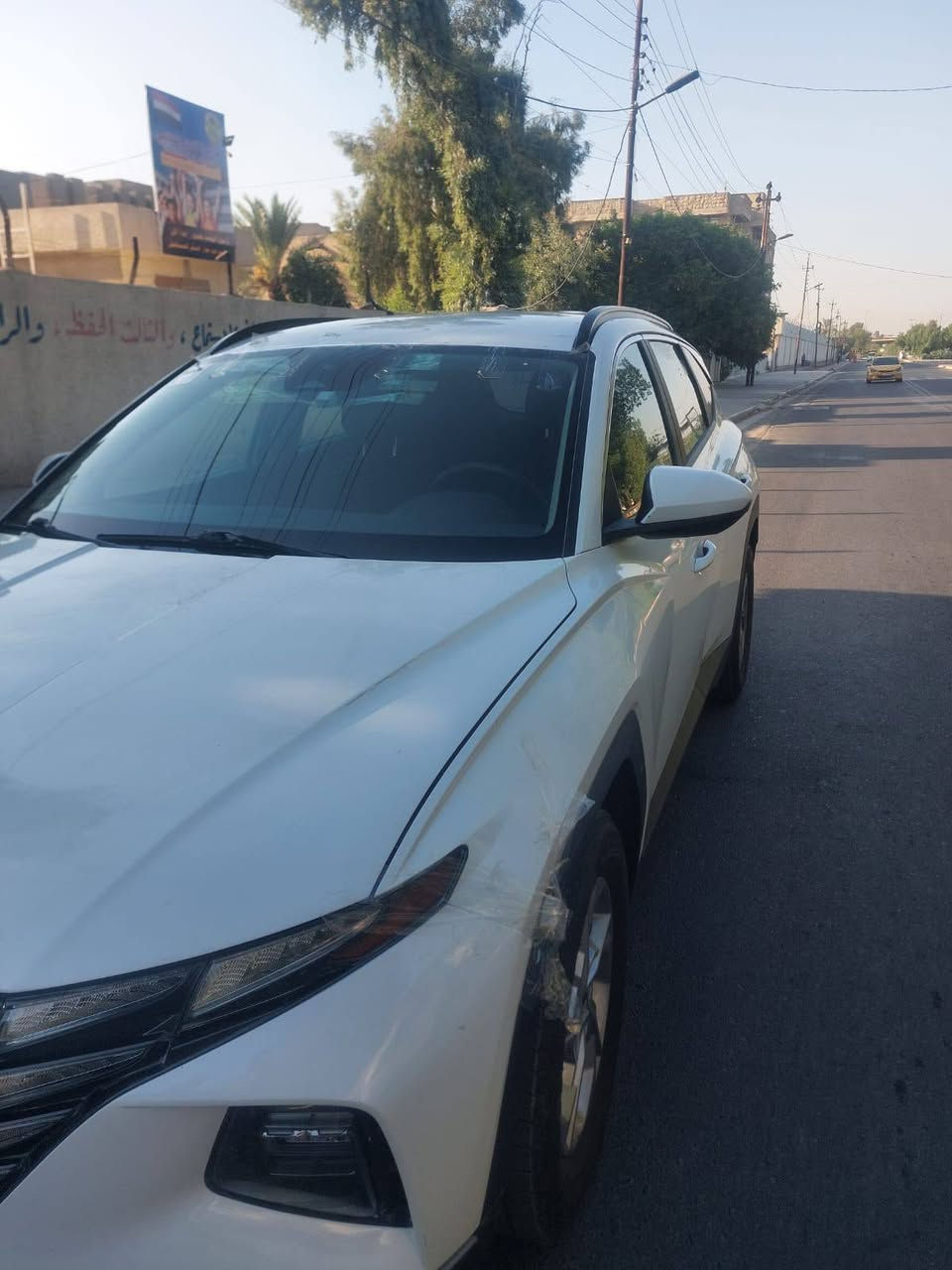 السلام عليكم 
  للبيع فقط اعتذر عن المراوس 
هونداي توكسان موديل 24 وارد امريكي 
  دخول جديد منفيست باسمي    تحويل مباشر 
((حادثها جدا بسيط حافة البونيد فقط بدون اي دواخل لغود شواصي مكفولة كير محرك تبريد شركة شرط ع الفحص))
مواصفاته 
لون ابيض ((مميز)) 
بصمة تشغيل وبصمة فتح أبواب وتشغيل عن بعد 
كشن كهرباء 
شاشة كبيرة تدعم كار بلي 
رادارات أمامي وخلفي وجانبي 
محرك ((2500)) 
ويل كب فور ويل 
تبريد قطعتين لمس بيانو
وباقي المواصفات معروفة 
السعر ب ((167)) وبيه مجال بسيط 
مكان السيارة بغداد قرب هايبر ماركت البياع 
للاستفسار الاتصال على الرقم التالي 
         *********** بغداد, العراق
