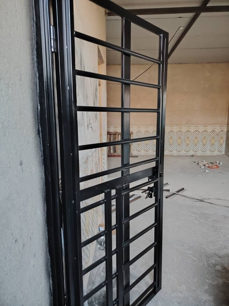 السلام عليكم ورحمة الله وبركاته .
اليوم انجاز عَمل صبغ شبابيك بلون Thermal Black كما موضح أمامكم بالصور. 
الرقم للتواصل: *********** الفلوجة, الأنبار
