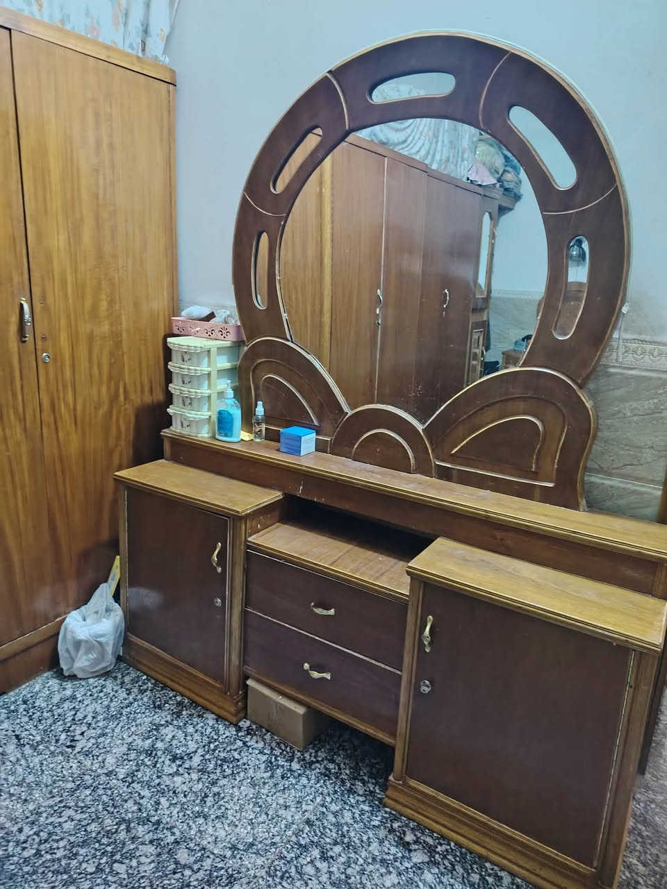غرفة اخشاب • ٦ قطع • كربلاء حي العامل