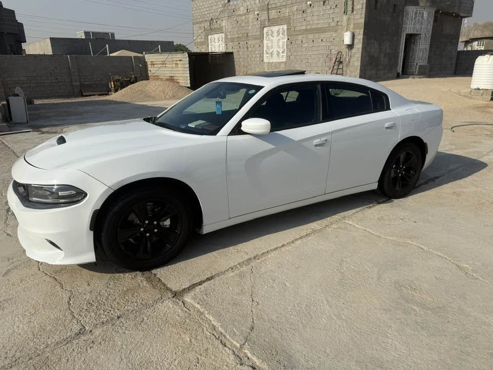 دوج تجارجر sxtموديل 2015 اربيل 
موصفات فول 
دخول وارد كندي كلين تايتل 
داخل لعراق تبديل باب السائق 
سياره جاهزه من كل نواحي
استخدام شخصي
ماتصرف عليها الف …
كير خير من الله كارتون
مكينه شرط لفحص
حداده عامه خير من الله
تخم تاير كارتون
لايت زنون منضومه كامله اصليه
للمعلومه سياره اجمل من صور بهواي 
مكان سياره بصره
السعر $$$ 183$
وبيها مجال حك جيه
للاستفسار ***********
***********
