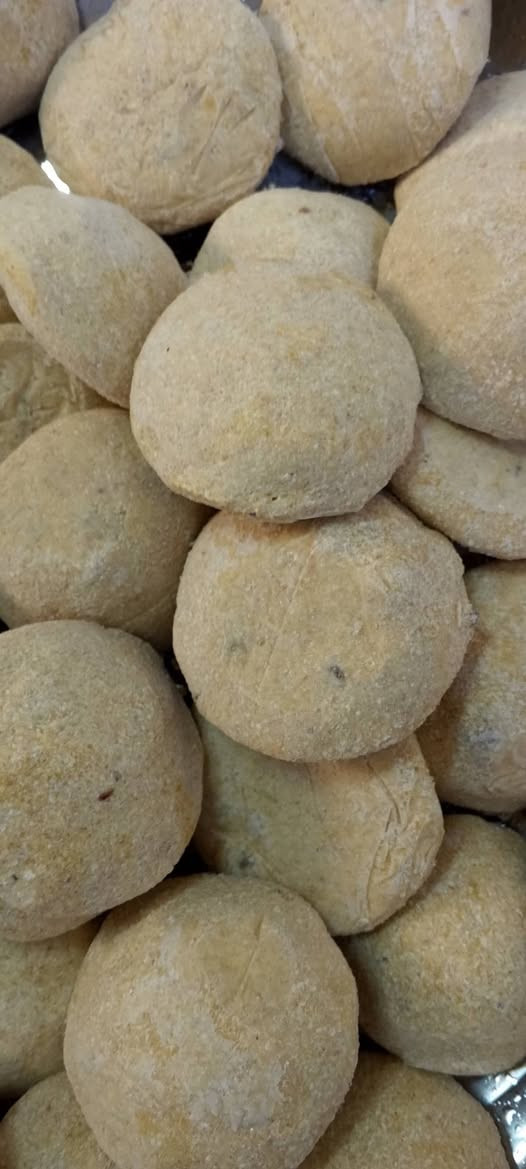 مرحبا اني اشتغل اسوي كبب يعني اللحم والمواد عليكم .. اللحم والتمن والجريش وطحين التمن والبطاطا .واني شغل ايدي 15 الف ولحم بعجين والطماطه والفلفل والمعجون والبصل عليه 
يعني كيلو كبه جريش الكيلو 15 
وكبه حلب الكيلو 15 الف 
كبه بوتيته جاب 15الف واما اذا عليه المواد ما عدا اللحم ب20
لحم بعجين الكيلو 20 الف 
مكاني حي الجامعه قرب جامع نجمه وقرب مدرسه الخندق 
***********
