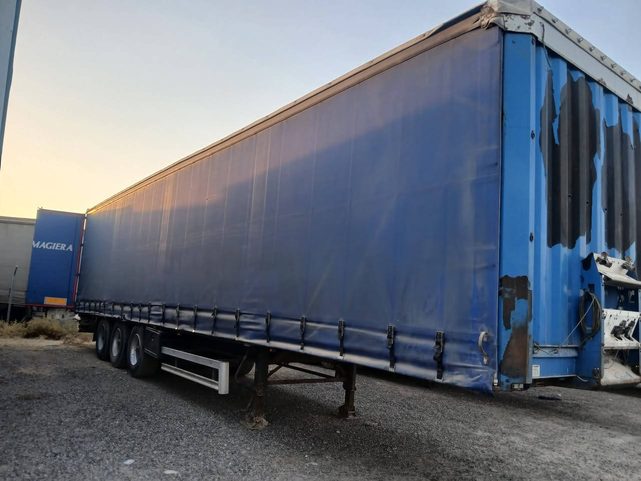 السلام عليكم بودي كورون منافيس باغزات جاز للشغل رقم الهاتف.***********.0751223058
