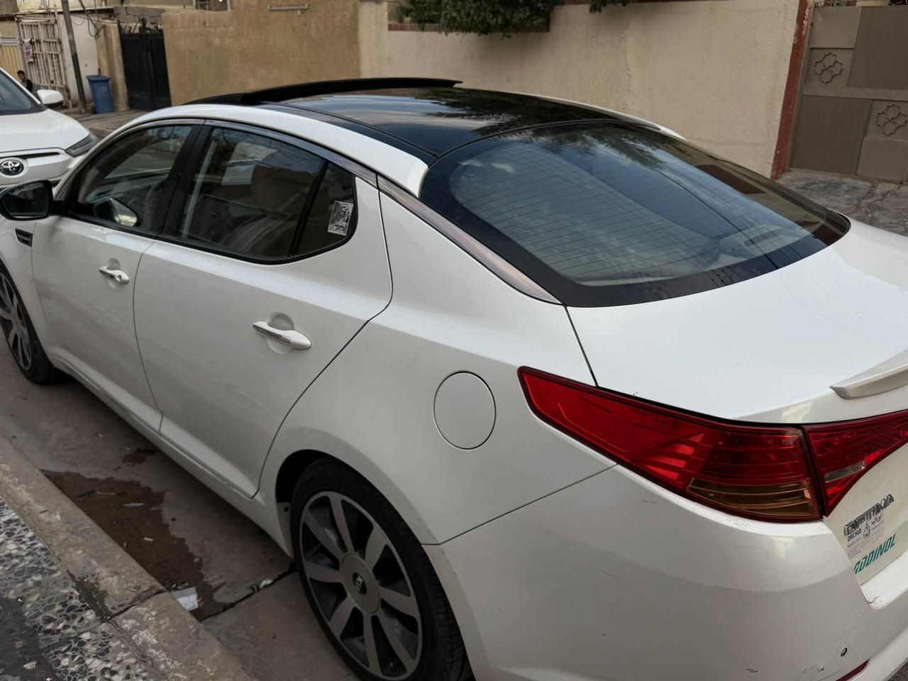 اوبتما 13 خليجي بسمي فول مواصفات حساسات خلفيه مري شفط مكينه 2000 دوش مكينه وكير على الشركه ممفتوحات
بيها فقط بنيد مصبوغ اثر طخة خفيفة بدون دواخل (مكفولة) و باقي مكفول 
شاشه كامرا بلاديه بلماريه البداخل ما عدا الشاشه شاديلها تحكمات شفتات استيرن بصمات ابواب وجنطه بصمه تشغيل 2 بصمات سويج تحكم كشنات تبريد قطعتين مري شفط بنوراما كشنات مدوشمه رقم بغداد بسمي مكاني بغداد الدوره تخم تاير جديد باتري جديد سيارة جاهزة
 للاستفسار ‭***********‬/‭***********‬
سعرها ١٢٩ بي مجال
