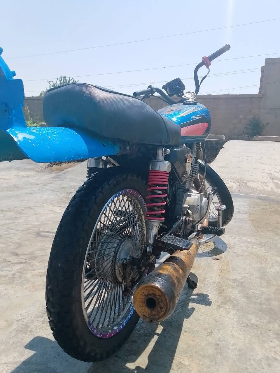السلام عليكم ماطور حربي للبيع السعر 275 مايعوزو كلشي ماطور نضيف حيلل.  يعوزو بس خيال 🔥👋🏻
رقمي ***********
