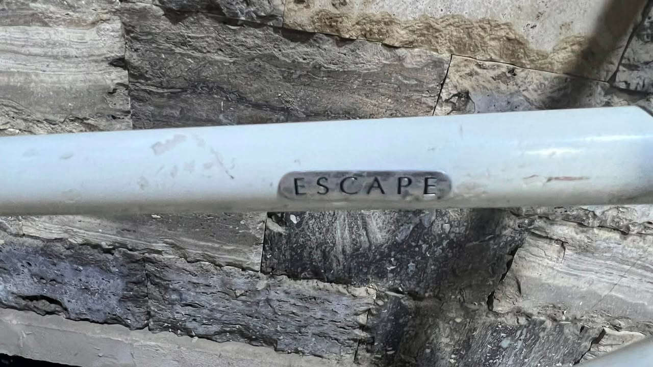 Gian Escape
دراجة الاداء الرياضي والمسافات الطويلة
المنيوم بالكامل 
صناعة تايوان الاصلي 

سستم سرام 

وياله مختم اسكيب كله بلاد 

بدالات بلادية 

كامل بدون اي نقص

قياس M

اطارات كيندا 

السعر 220 وبي مجال

للتواصل ***********1
