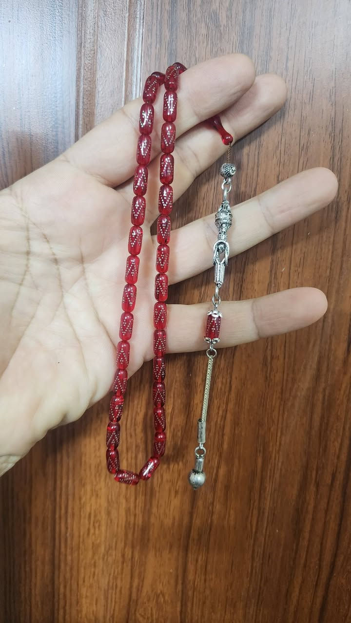 سبحة فاتوران شبابية - كفية 
جمال وأناقة لا توصف

✨ المواصفات:
• النوع: فاتوران أحمر كرزي شفاف بنقشة كفية شبابية • التطعيم: مطعمة بالفضة الأصلية • الكركوشة: انتيمون فاخر بتصميم ملكي • اللمسة: خفيفة باليد ومريحة للتسبيح 
قطعة تستحق الاقتناء... لعشاق التميز والفخامة 

للطلب والاستفسار راسلنا على الخاص 📩
او التواصل على الواتساب 
***********
متوفر توصيل لكل المحافظات 🚚
