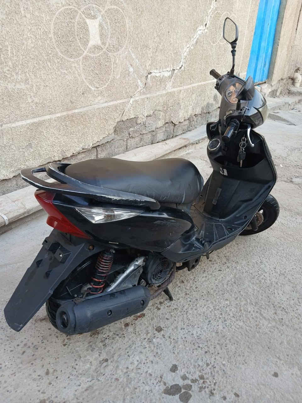 سلام عليكم ثعلب كابريتر نكرة سلف محرك اخرس كفرات ختم واحد بلاديات كهربائيات كلهة شغالة الدراجة شغالة كلهة السعر ٤٧٥ مكان الشعلة رقم ***********
