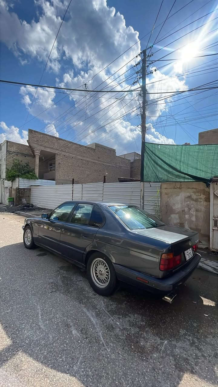 السلام عليكم BMW540  اصل بليته وسنويه موديل 1993 رقم بغداد
صدر امامي وخلفي طك كارتون 

كاردن كله اصلي مبدل 

مكينه وكير واكسل كفاله عامه 

دبل ايرباك 

تدفئه تبريد 

نقصها غرفه وصبغ 

العنوان بغداد /الحريه / السعر 70 وبيها مجال 

***********
