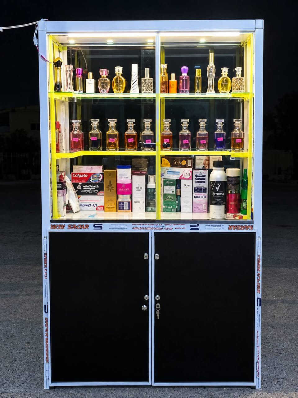 تم بعون الله افتتاح عطور مركزه  وكوزمتك وكل ماتحتاجه البشره والشعر 
الموقع حي العسكري خلف المحكمه مقابيل حلاقة علي الشمري ويوجود توصيل داخل احياء المحاويل 🛵 
موبايل /***********
