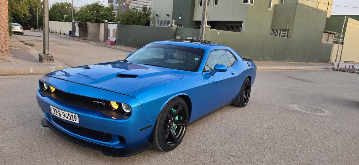 السلام عليكم ورحمه الله
جالنجر sxt 2023
ماشيه 31 الف صبغ طرف البنيد 
بدون ايرباك  سلايت وباقي المواصفات المعروفه
مكان نجف الاشرف ***********
