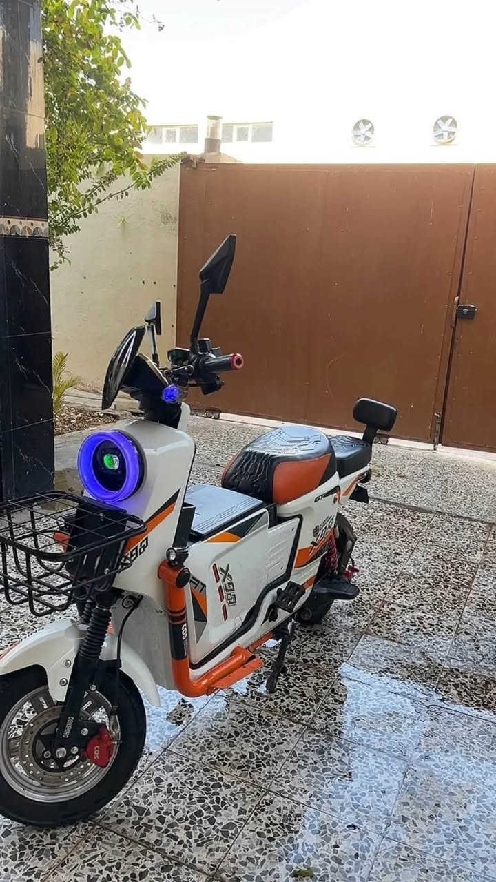 سلام عليكم 
للبيع ماطور شحن X900BOX
فول مواصفات 
بطاريات نضيفه 
عقل بلاد 
السعر 450 وبي مجال
***********
