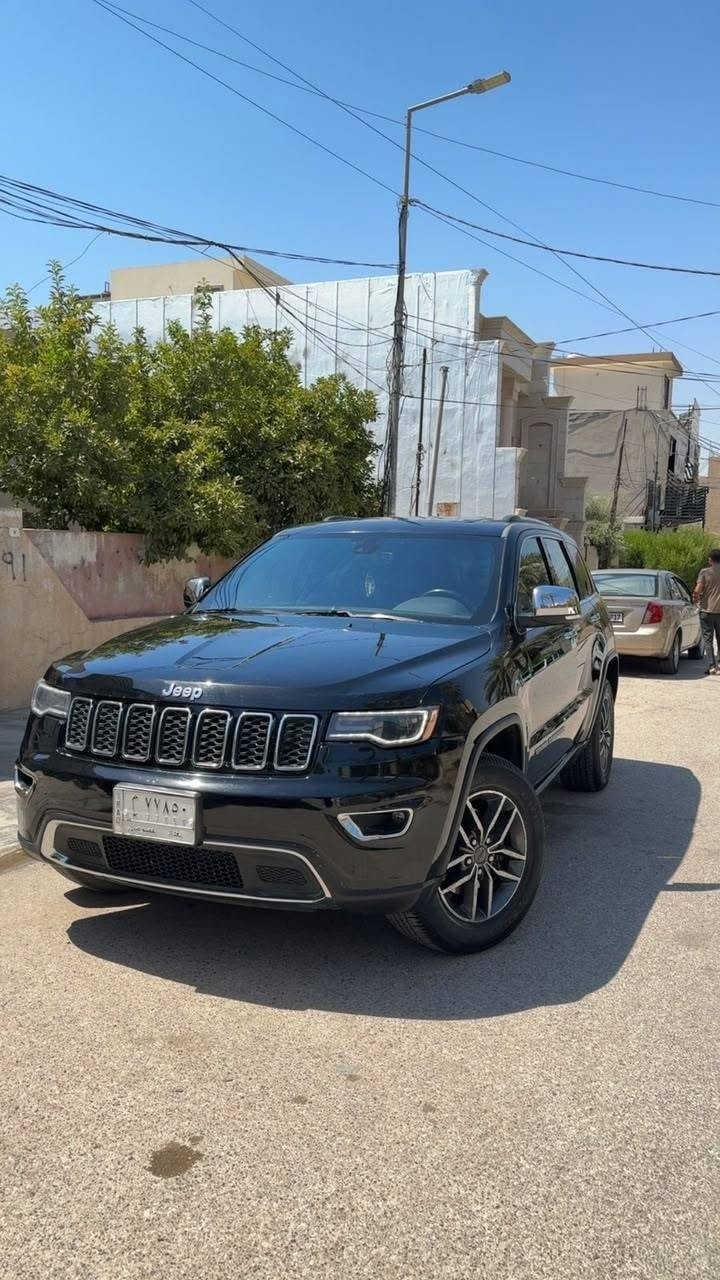 السلام عليكم
جيب كراند شيروكي موديل 2020
مواصفات السيارة لمتد فول 
السيارة فتحة وكشنات جلد وكهرباء 
كشن ذاكرة وتدفئة 
رقم بغداد بأسمى تحويل ثاني يوم
مكان السيارة ديالى بعقوبة 
***********
السيارة بيهة الجاملغ الأيمن الأمامي مبدل ومصبوغ
وربع الجامرلغ الخلفي السيارة داخلة كلين للعراق @ سعر 185
