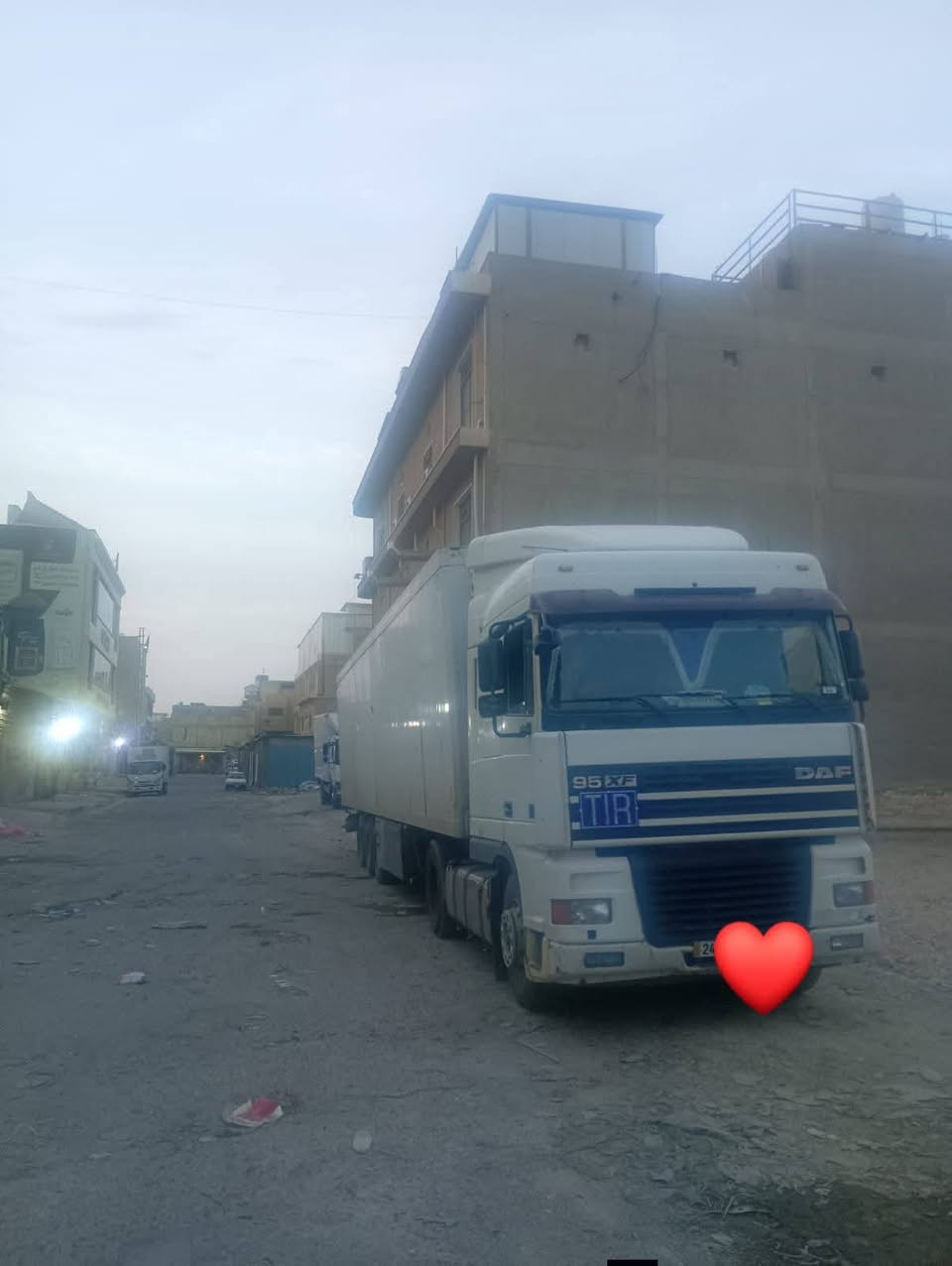 سلام عليكم داف2001حجم430بم نوزل محرك كير شرط صبغ مابيه سبلت شحن هياربت براد اشمتزا اترفع اسنتدر سمك 7 جهاز200 غاز134شرط تنزيل شاصيه كامل مطبخ ثلاجة طخم تايات راس وبراد  رقم دهوك السانويه جديد هزاجديد سعر 185 رقم *********** رقم اسيا ***********
