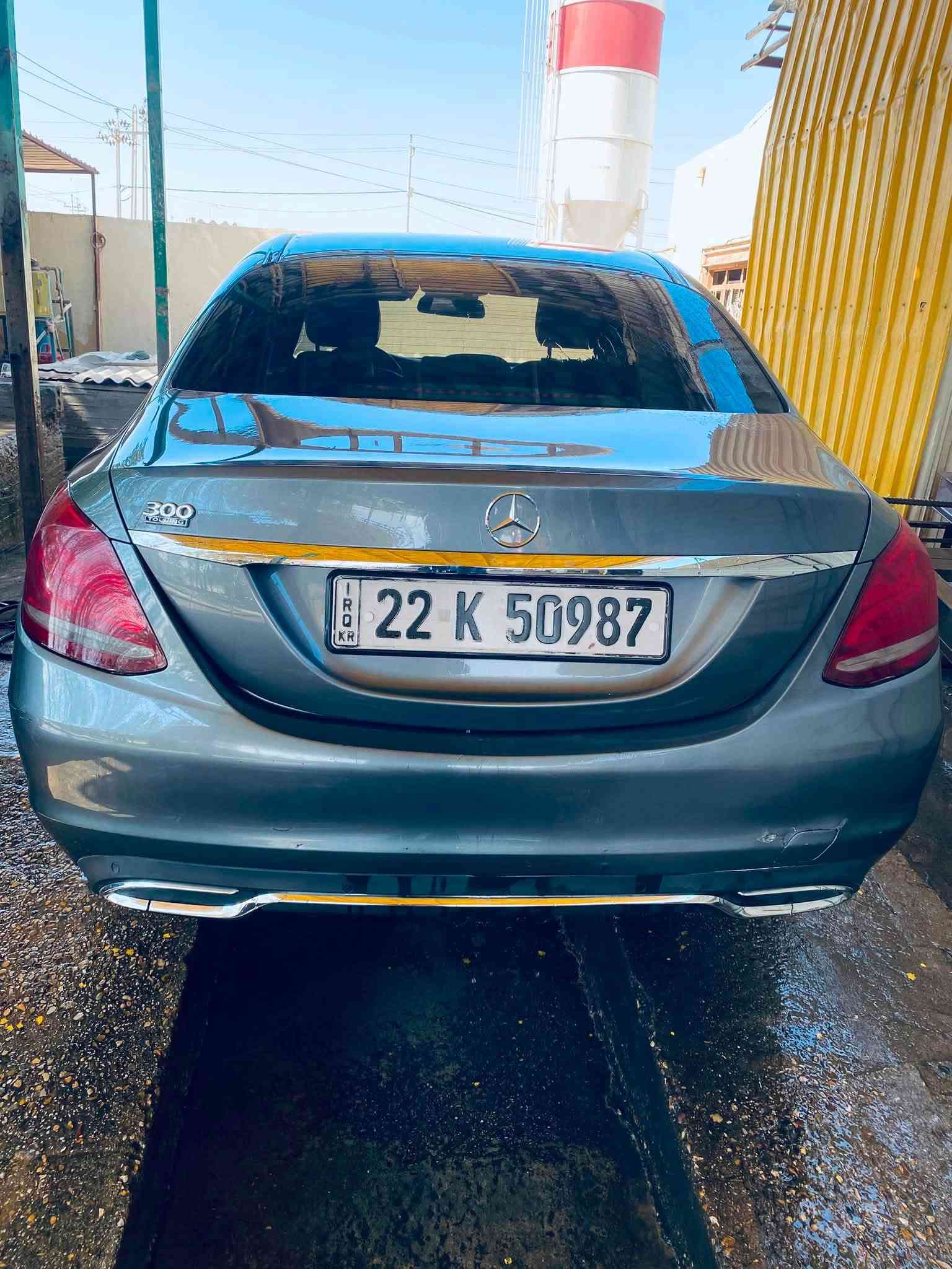 مرسيدس C300 للبيع الموديل ١٧ وراد ألمانيا تو ويل رقم أربيل الدولي بسمي هزه وفحص جدد ماشيه ١٢٠ ألف كيلو مكان السياره محافظة الديوانية السياره بيه ٤ قطع صبغ خارجي وماسر بالسونار مع الصور ٠٠ السعر ١٧٠ للتواصل واتساب ***********

نص مكتوب في الصور:
- 10 من 12
- الجانب الأيمن
- يوجد صبغ في المكان المحدد