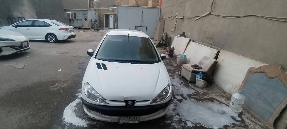سلام عليكم بيجو فرنسي 2007 سياره خير من الله ما ناقصهه شي ما موكفتني بشارع بس نقصهه تبريد شرط التحويل. مكاني بغداد الكراده السعر 35وبيهه مجال. 
***********
