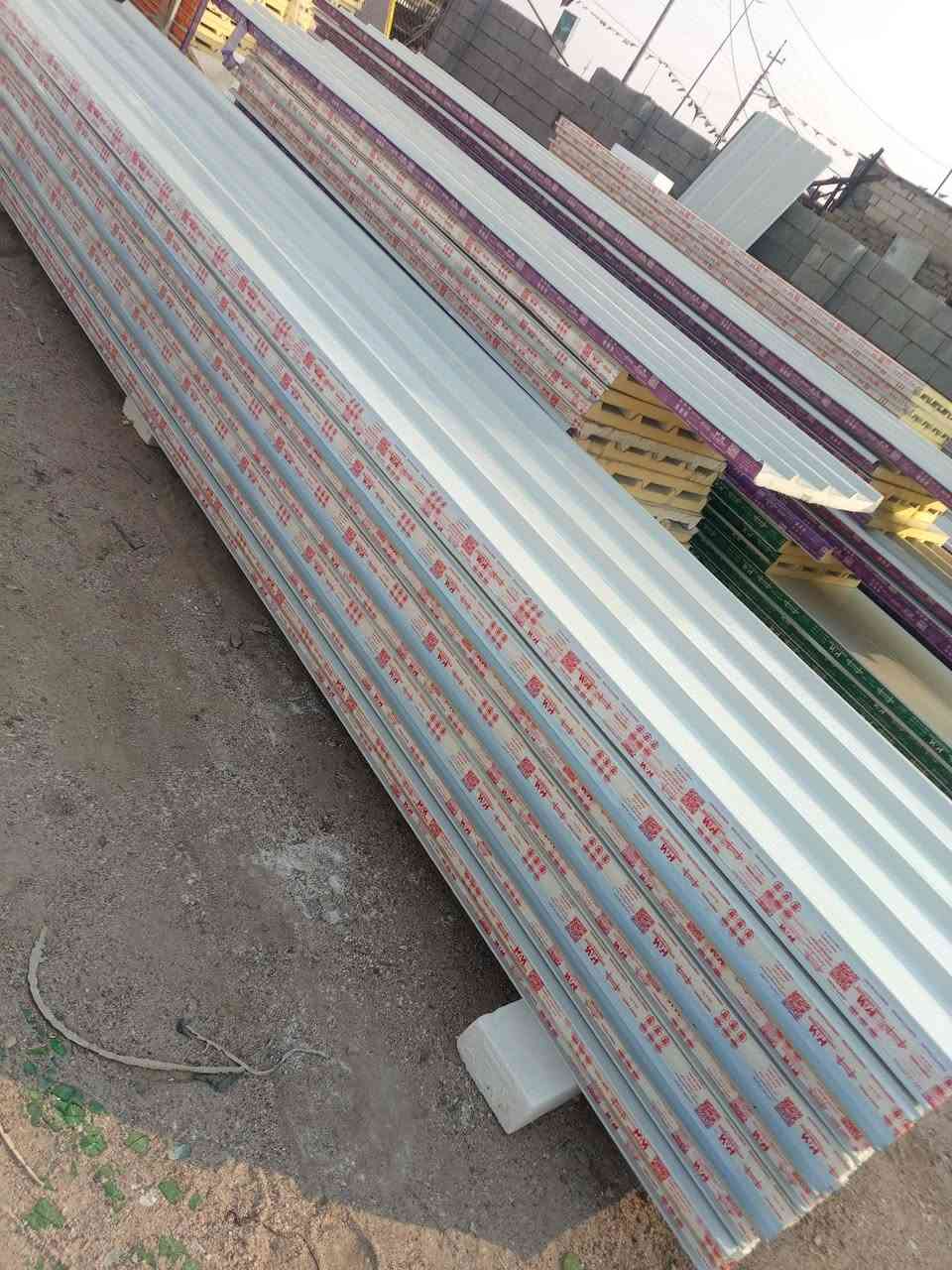 يوجد لدينا سندويج جداري وسقفي جديد فقط 
كافة القياسات متوفره .. البصره الاتصال *********** بي وات ساب
