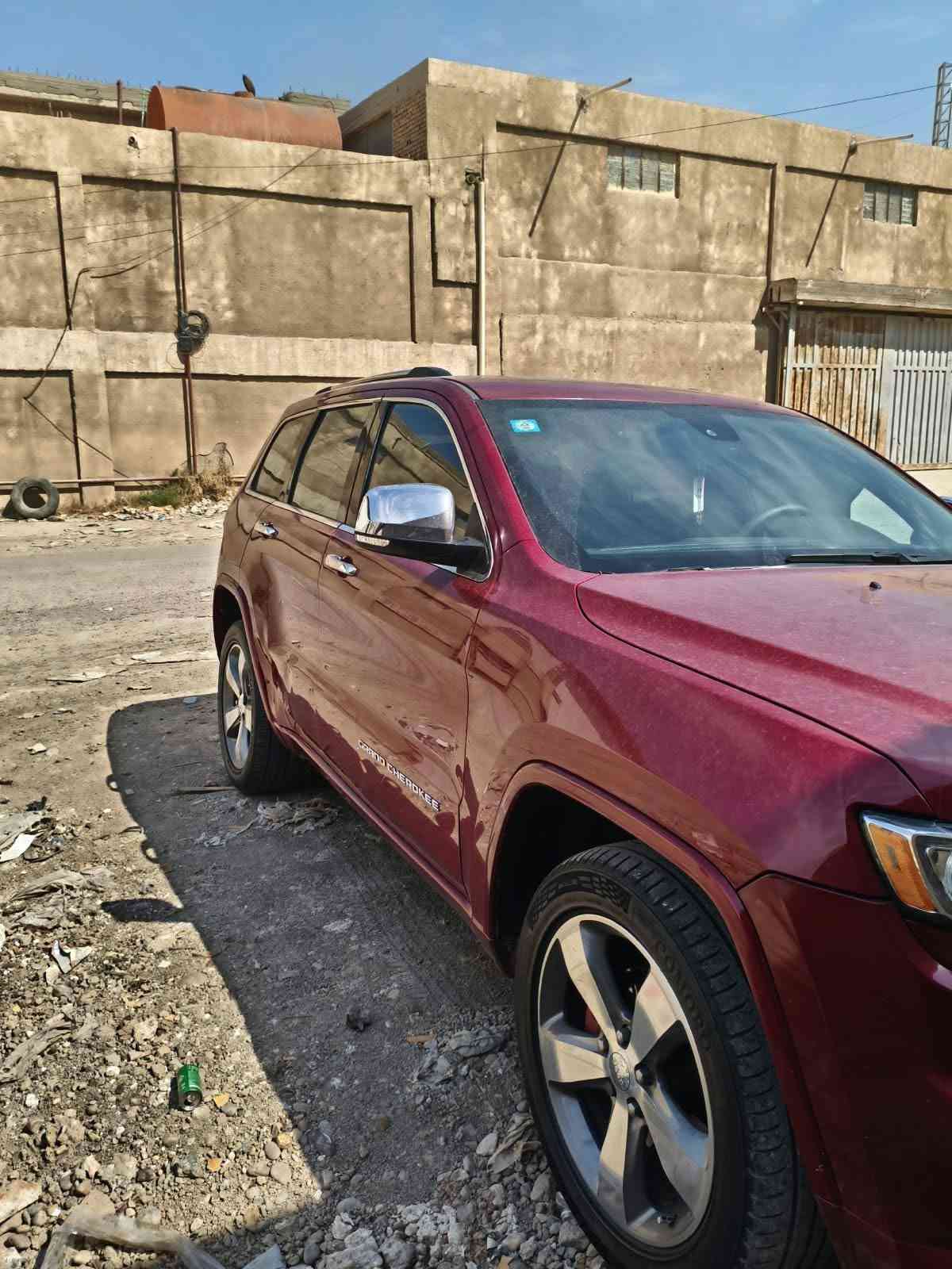 سلام عليكم البيع فقط بدون مراوس جيب لمتت موديل 2014 فول مواصفات الاخير ماشيه 197 ميل
بونيراما كشنات جلد تتفه تبريد 
شاشه جبيره كامره دواره
شفتات كير بلستيرن صندوك كهربائي حساسات خلفيه   اشاير بلمري 
لايت زنون + زراكات بلايت
ويل 20 اصلي مو تجاري دبل صالنصه وبعد بيه مواصفات اهواي حادث السياره بنيد فقط بدون ايرباك وبيه 3 قطع كلير من امريكا 
السياره 4 ويل السعر 164 وبيه مجال الشراي مكاني بغداد البياع الشرطه الخامسه هاتف ***********
