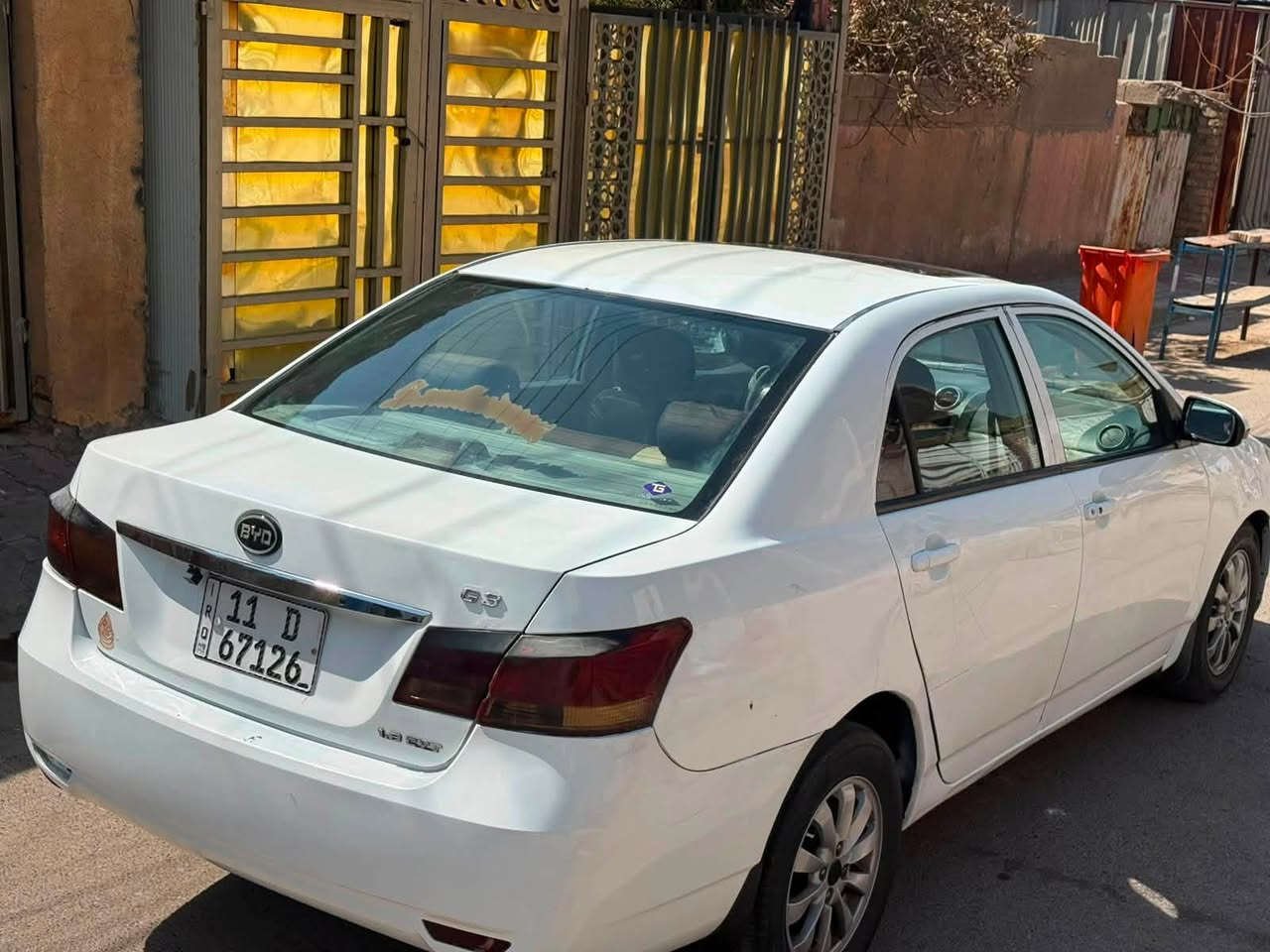 السلام عليكم   BYD G3 2013  كير اوتماتيك 
مكفوله كفاله عامه من ضربه ومن صبغ ومن تبديل ومن خياس وحتى مكفوله من الجراد سياره جديده بمعنى الكلمه صدر تخم تاير تبريد كير مكينه كله جديد ماشيه 115 والسياره موديل 2013 يعني ممشى كلش قليل فول مواصفات رقم بغداد انكليزي 11 سنويه جديده بسمي هزه جديده سنويه 2030 
وجاهزه على اخر حبايه مينصرف عليها درهم مابيها كل نقص 
رقمها بغداد ومكانها بغداد سعرها 54 وبيها مجال ان شاء الله 
امانة الله سياره جديده وتسوى فلوسها ملاحضه بيها مكان بارد كلش قليل  
سعر 54 وبيها مجال 
رقمي ***********
