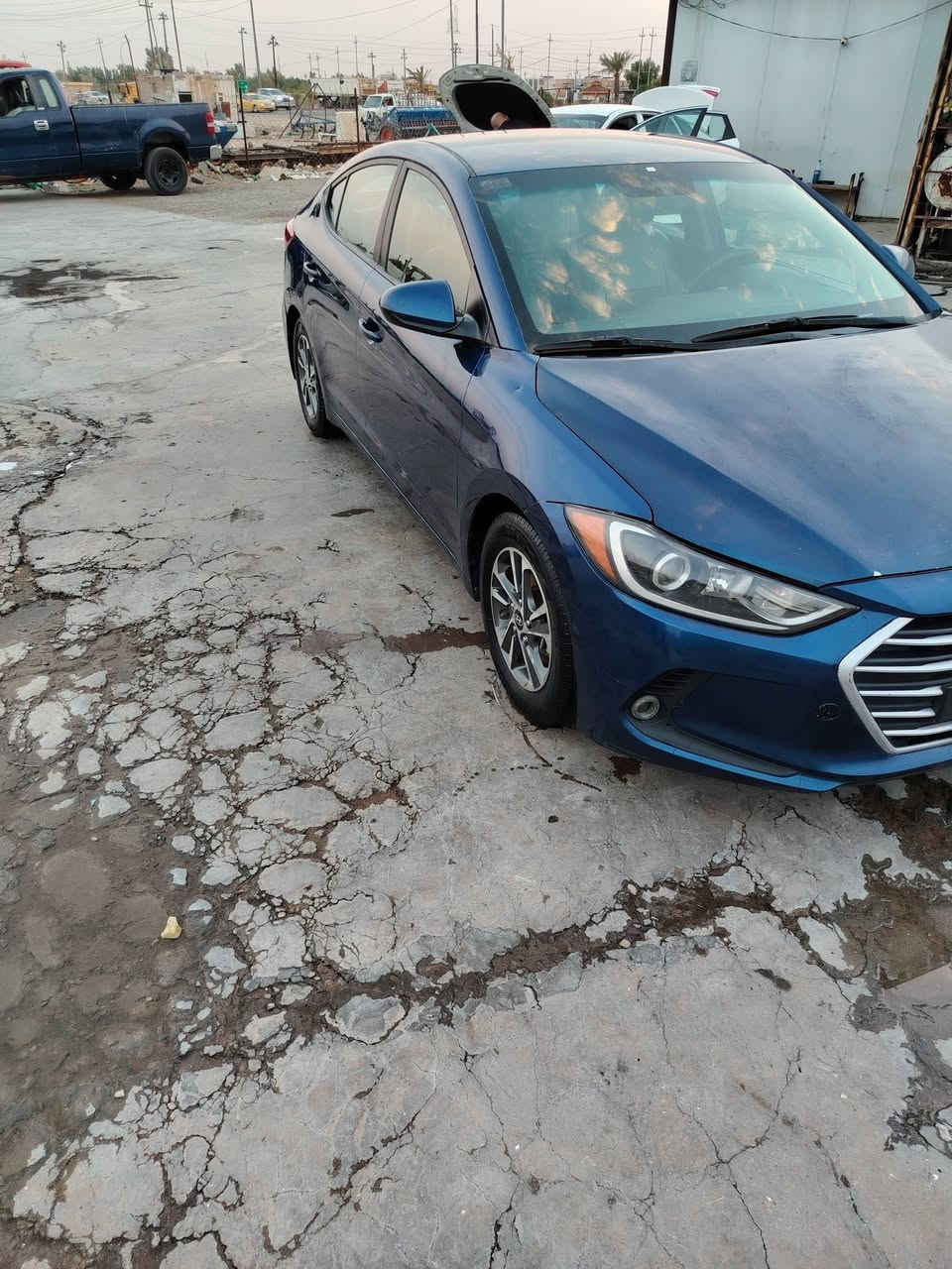 للبيع النترا موديل 18 لون ازرق مواصفات نص فول محرك 2000 دوش ماشيه 89 الف بيهه بنيد صبغ و شويه جاملغ الخلفي رقم بغداد بسمنه  السعر 112  ورقه مكانهه واسط الكوت  ***********.  ***********
