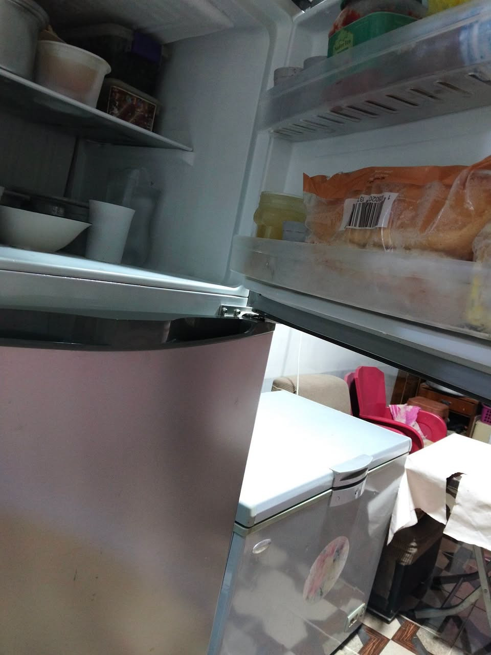 ثلاجة 18 قدم حيل نظيفة شرط الشغل سعر 500 الف Lg موصل ايسر
