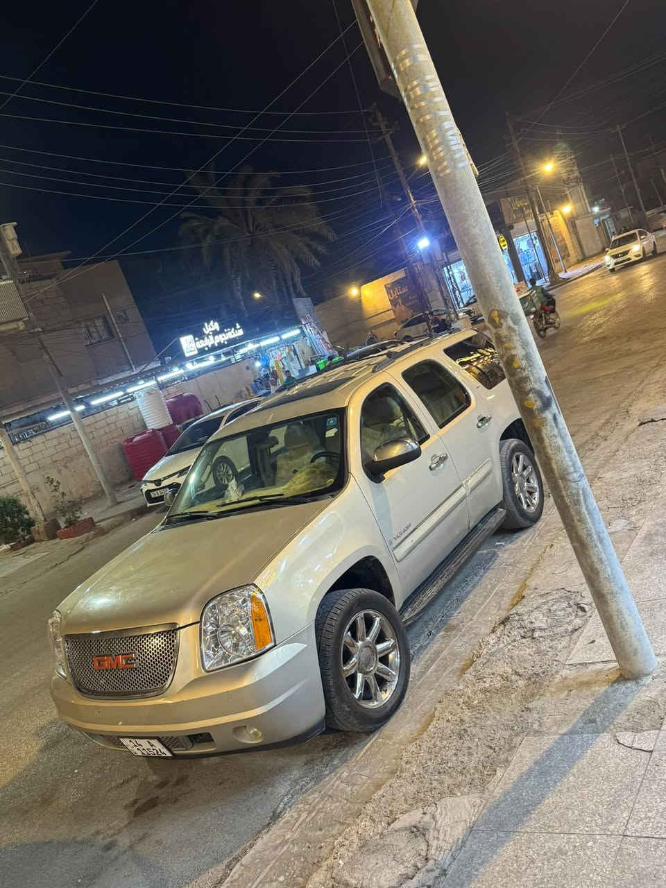 السلام عليكم.
من رخصة الادمن 

تاهو موديل2009 GMC  ابتر

كفالة عامه من الحادث والضربة والكص سيارة جاهزه وجديده

بيها فقط رشات ارباع البيبان بحكم موديلها غير هذا ماكو  

فئهSLT محرك خير من الله 5.3

گير  اكسل  كفاله 

تخم تايرات 

تبريد ثلج ❄

حدادة جديده قبل شهر نافضها. 

السيارة جديدة عليها ادامه كامله 

رقم بصرة بأسمي تحويل ثاني يوم 

مكان السيارة البصرةالجنينه

          

       السعر  (((  175  )))  ورقة 

             وبيها مجال للشراي 

علمآ السيارة رقم بصره باسمي تحويل ثاني يوم احلى من الصور بالحقيقة شراي تجي تشلع عيوني وتاخذها ورحمه لوالديه اللي يشوفها 

      غاليه عليه يدعيلنا بالرزق 

       

  الاتصال /***********
