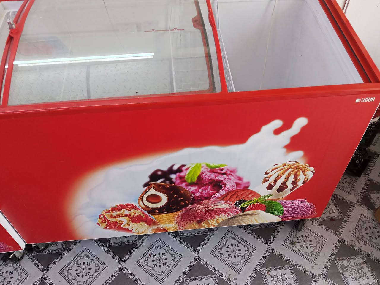 مجمدة عاموديه تركيه جديده مضى عليها شهر واحد فقط.مع عارضات أفقية تركيه جديده مضى عليها تقريبا اربع اشهر.للبيع لعدم التفرغ.بغداد حي الجهاد دور الضباط قرب محطة وقود حي العامل الخط السريع.***********...***********

