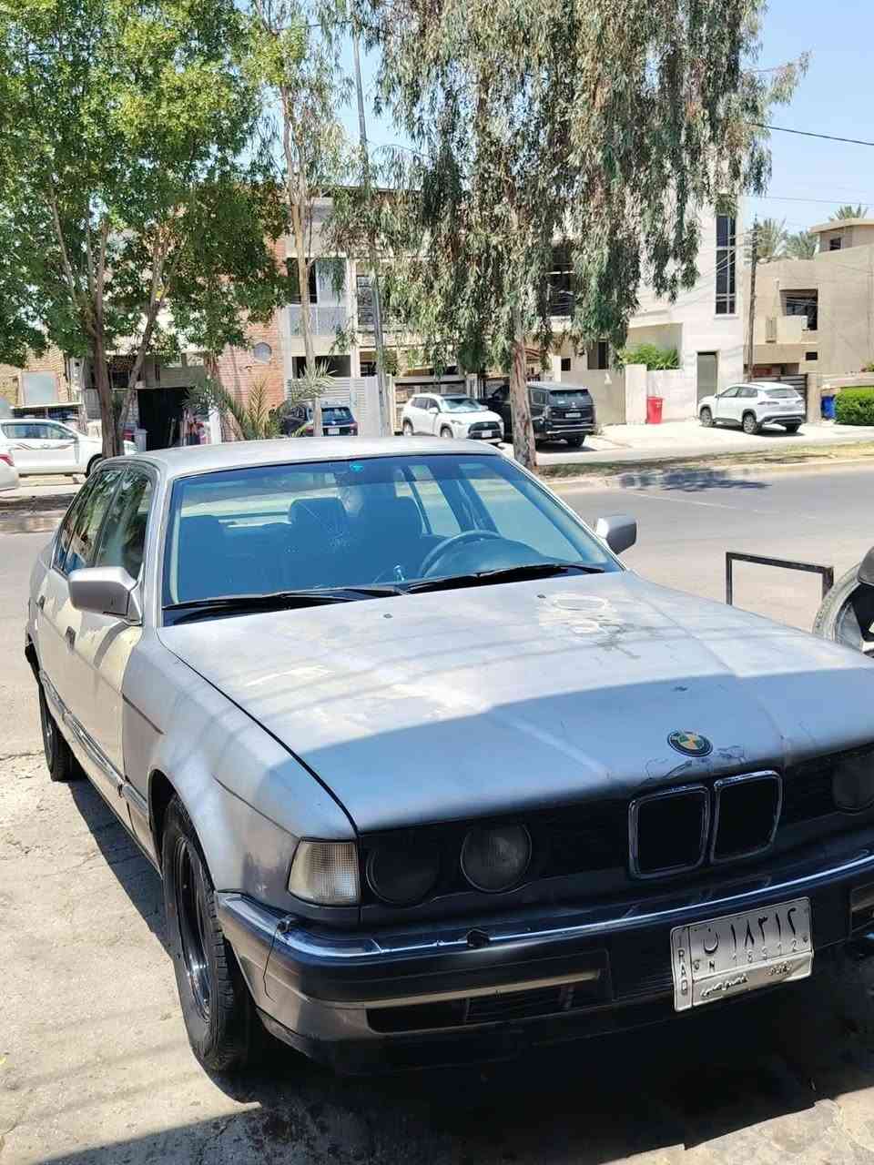 سلام عليكم بي ام دبليو 735موليد 92سيارة كامله ينراد بس صبغ تنقص مي شويه صدر امامي خلفي جديد تخم تاير جديد تبريد شغال تدفه كشنات كهربائيات كامله رقم بغداد بسمي مشروع وطني سيارة فتحه سلايت شغال كير جديد مكان بغداد عامريه(***********
