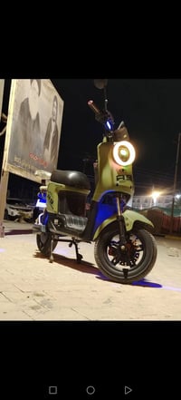 دراجة كهربائية • جديدة • بطاريات وكالة
