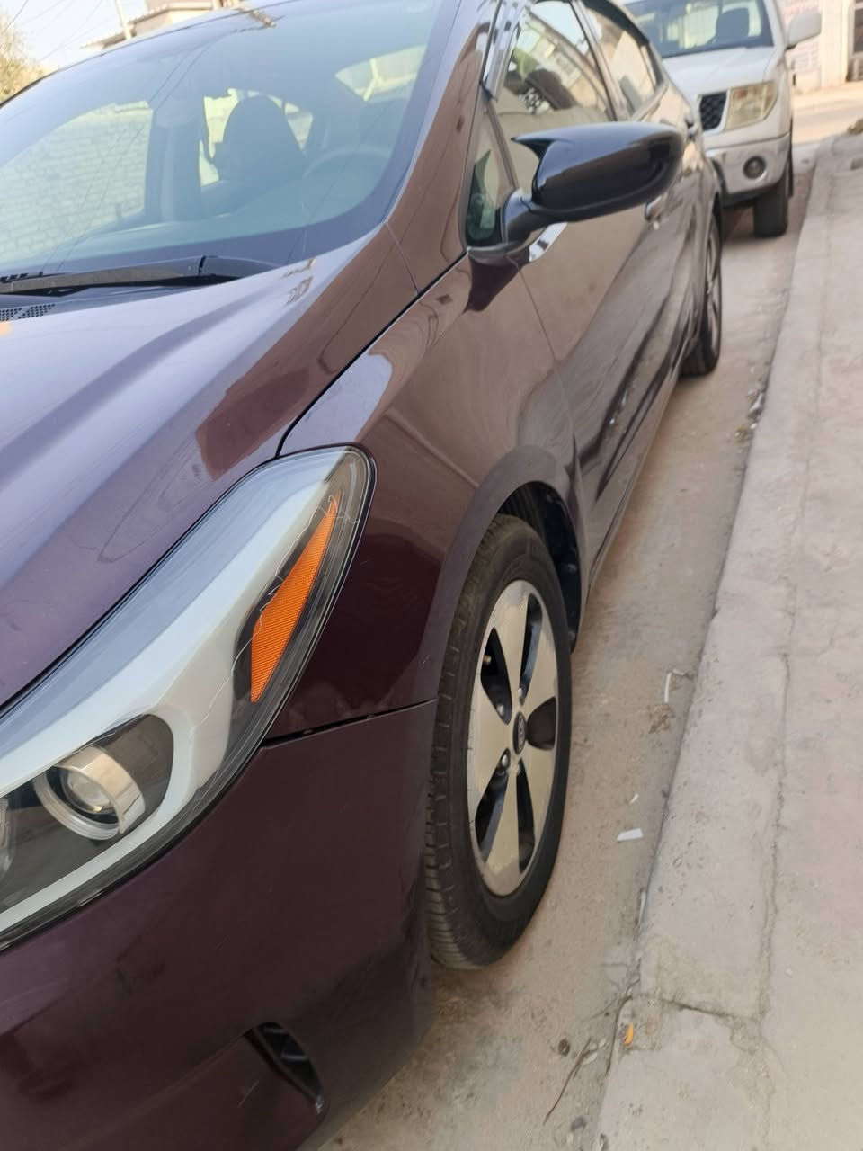 السلام عليكم كيا فورتي موديل 18 رقم اربيل سنويه ساقطه امريكي السياره ضربتها بدعاميه بامريكه خفيفه وهنا مطخوخه وموضح بلصوره سياره مال والدي نضيفه ماشيه 68  كير محرك كهربائيات 
خير من الله السعر 115بيها مجال بسيط مكاني بغداد حي الجهاد‏ ‪***********‬‏

