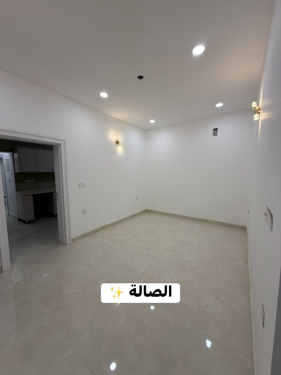 🔥 دوبلكس زيرو في اليرموك – حي الأطباء 🔥

إذا تبحث عن السكن الراقي والموقع المميز… هاي الفرصة تستحق المشاهدة 👌✨

📍 الموقع: اليرموك – حي الأطباء
🏢 بناء شركة درجة أولى
✨ زيرو – غير مسكونة

🏠 شقة دوبلكس بطابقين (الأول + الثاني)

🔹 4 غرف نوم 🛏️
🔹 صالتين 🛋️
🔹 درج معزول
🔹 حمامين 🚾
🔹 مطبخ معزول 🍳

💰 الإيجار: 16 ورقة فقط
🤝 وقابل للتفاوض

📲 لعرض العقارات والاستفسار والاستثمار:
حسن البيضاني
☎️ ***********

نص مكتوب في الصور:
- اليرموك حي الاطباء
- مدخل معزول
- للمطبخ للصالة مدخلين
- الصالة
- المطبخ
- WC صحيات