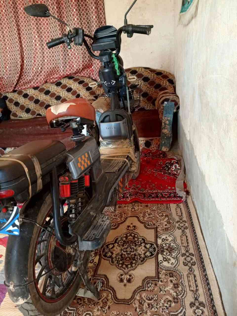 سلام عليكم دراجة شحن سعره 250بيه محال تواصل اقم ***********
