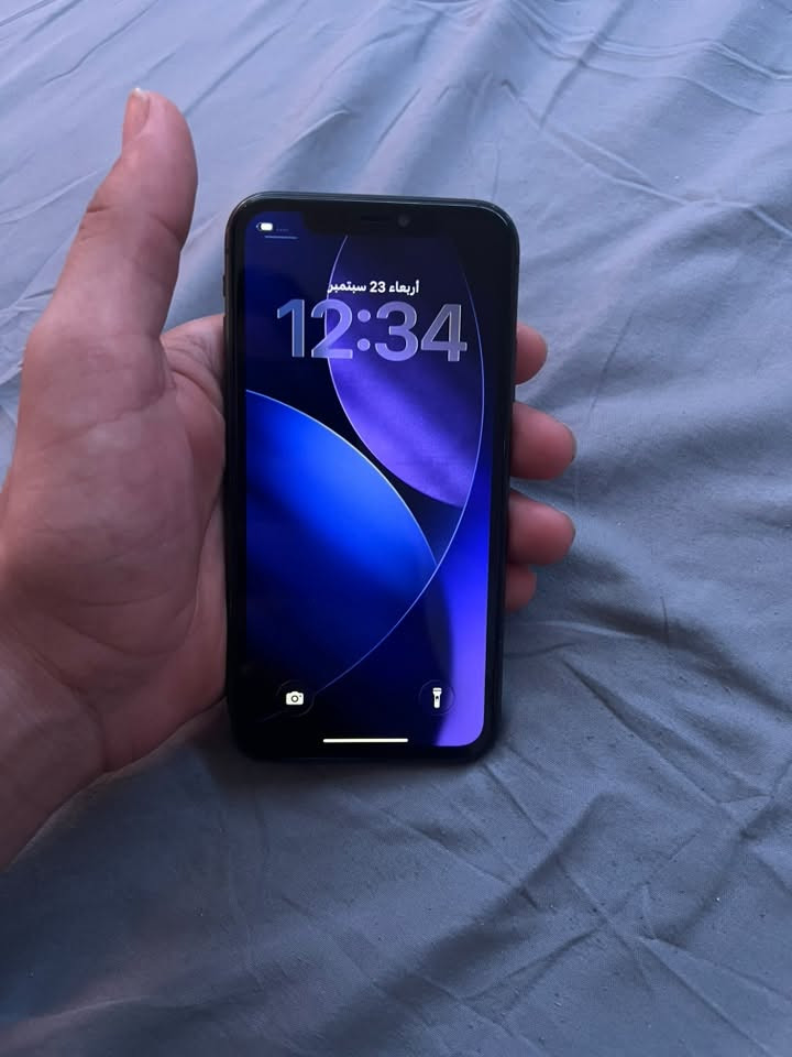 ‏سلام عليكم iPhone 11 عادي مبدل شاشة اصلية بطارية 88 Face ID متوقف ذاكرة 64 تلفون كله شغال سيم كارت صوت اتصال إنترنيت كله فول كاميرات تصوير هم كلش حلو سعره 170  مكان الرمادي الخمسة كيلو. ***********
