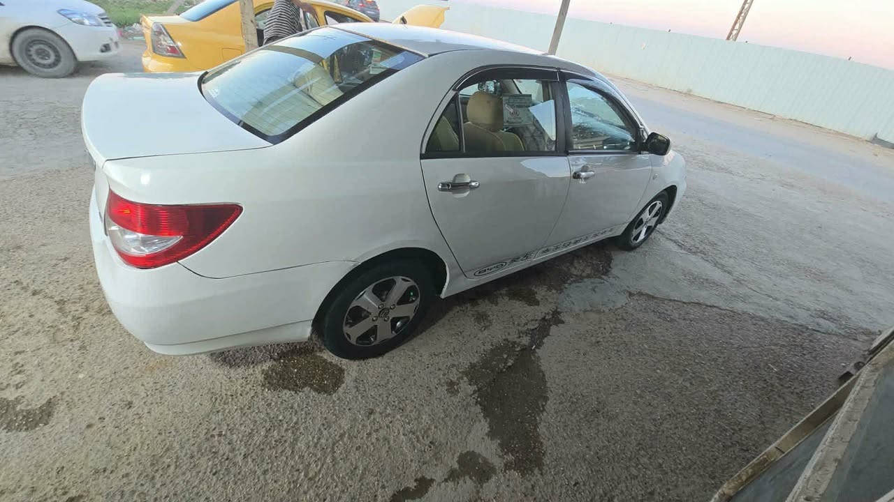 سلام عليكم بي واي دي لبيع موديل 2010
 بيه صبغ حزام بدون ضربه
مكينه وكير جدد تبريد شغال
سنويه ل 28 رقم بابل  مكاني كربلاء 
  السعر 39 وبيه مجال بصيط    

***********

