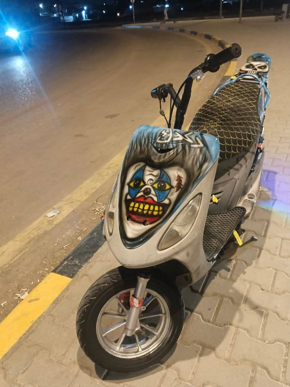 السلام عليكم شلونكم شباب دراجه البيع قجمه محربه دراجه حلوه ونضيفه تجي وتفحص. وتشوف شوفة عينك دراجه ما ناقصه شي سلف شغال باتري مال ستوته وياهه مسجل مسجل ابيعه الك بسعر بحد ودراجه بحد دراجه ما مفتوحه ما صارلي هواي من نزلته رمبه بس حربته ما وياه اي كفرات لا صفاح ولا هاي دراجه تاخذه هيج مثل البصوره دراجه رايده 750 وبيهه مجال حك الجيه تحي وانه بخدمتك عنواني النحيبيه قرب جسر خالد هاذ رقمي ***********الستفسار

نص مكتوب في الصور:
- PLAY