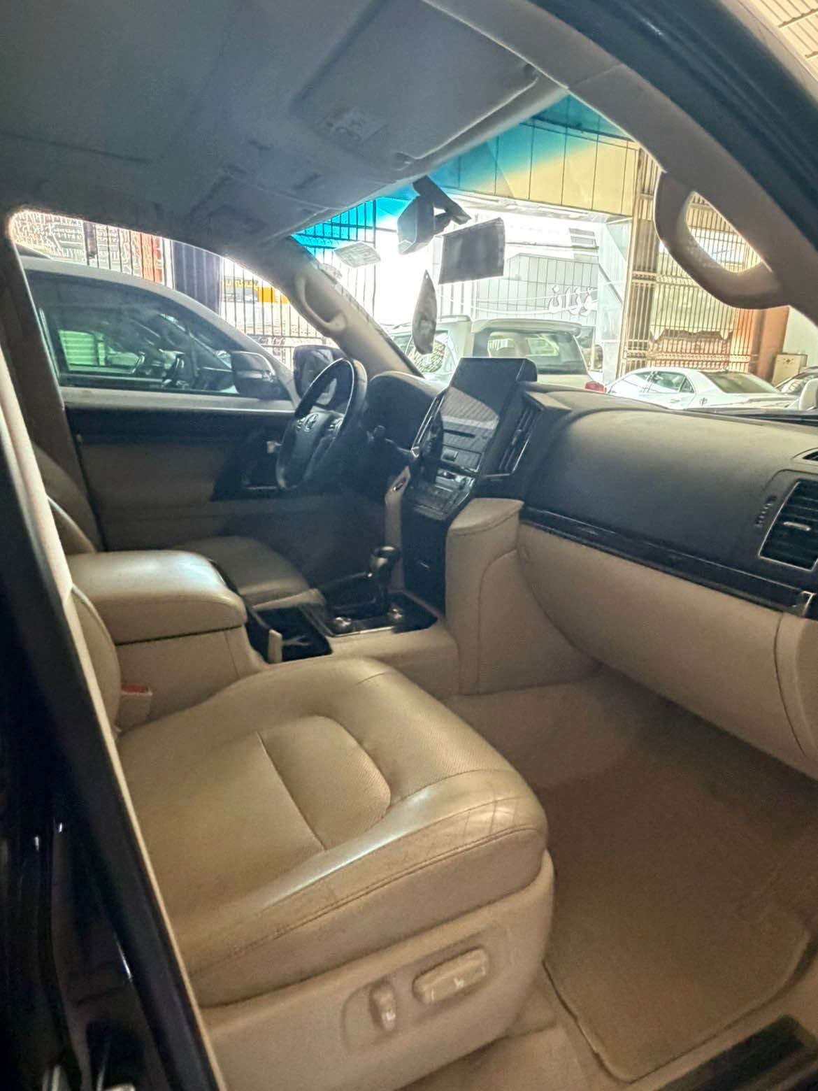 مۆدێل 2021 شەریکە جیهان مواسەفات GXR V8 دووکوشین کارەبا هەشت ئێرباگ  پیبیئێف کراوە  دەحامی لەبۆ دەحامی سبوخ ساردەکوت هەموو بەشەرت گێرومەکینە بەشەرت km56000 رۆیوە رقم تلفون *********** أربيل, العراق
