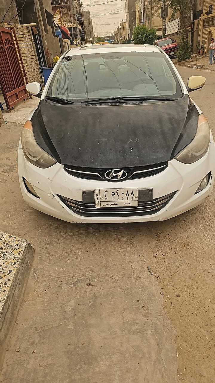 ضررها موضح بالصور البنيد ما مصبوغ وضربة بالجاملغ الخلفي
والسونار موجود 

المكان بغداد البياع السعر ٩٠ وبيها مجال للشراي 

***********
