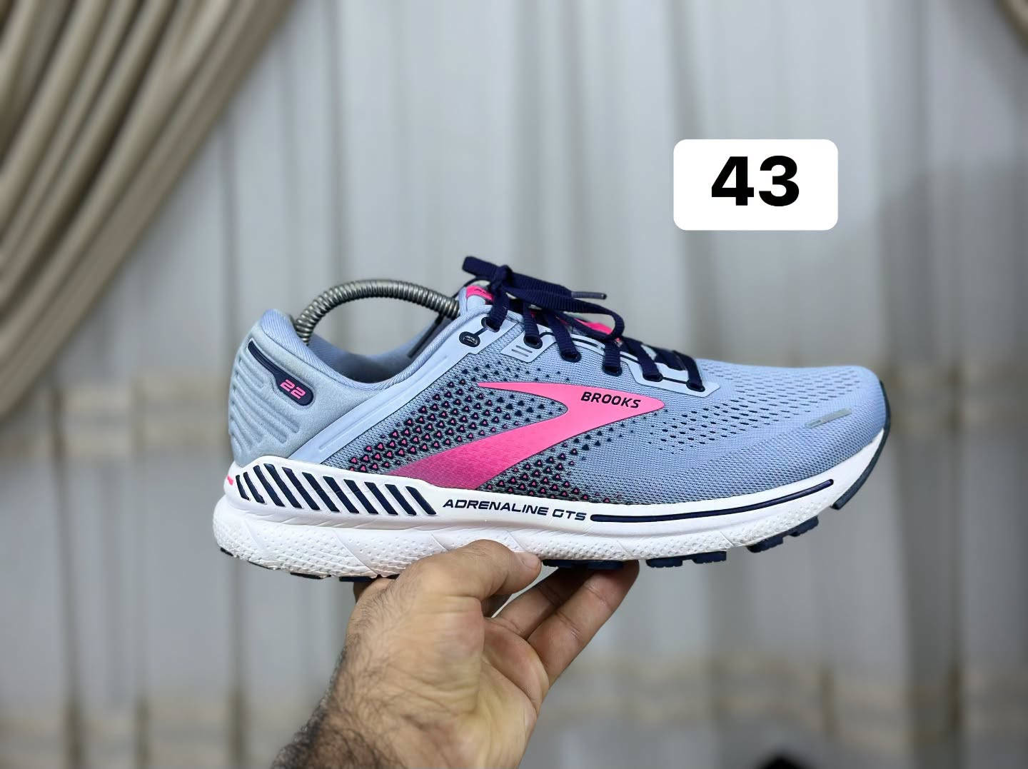 قطع باله اصلي 100‎%‎
القياس داخل الصور الاسعار مختلفه 
يوجد توصيل بغداد والمحافظات 🚚 ***********

نص مكتوب في الصور:
- 39 يلبس 40
- 44
- 39
- 47
- 43
- 41
- 42 حديث
- 45 ونص حديث