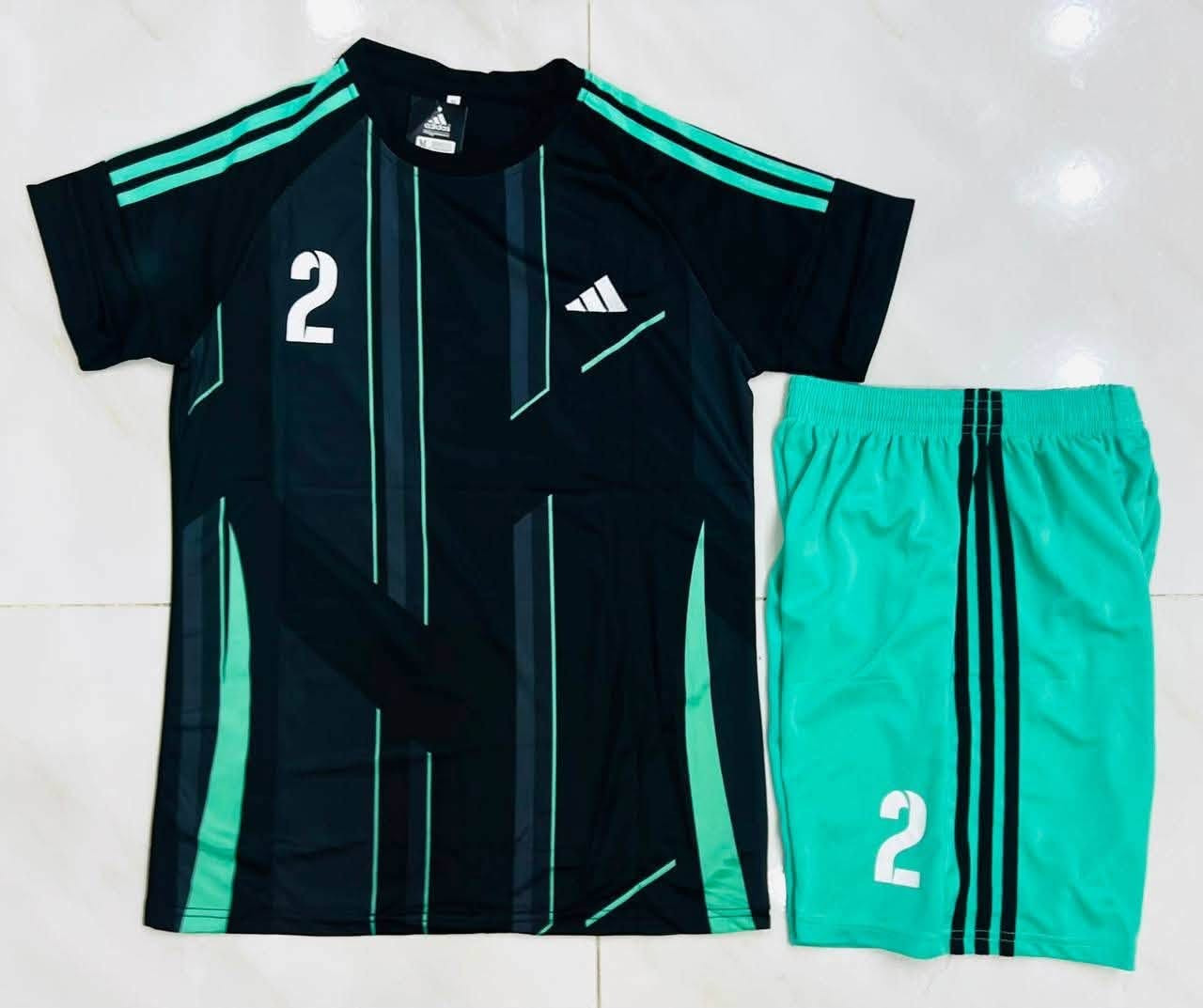 دريس و شورت مرقم تسلسل 2-25
قياسات m,L,xl,xxl 
خامة اصلي و قياسات رجالي 
يوجد خدمة التوصيل لجميع محافظات 
*********** 

نبيع 24 قطعة و 12 قطعة
