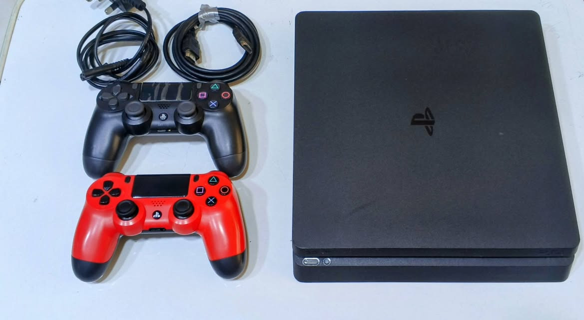 للبيع: بلايستيشن 4 سليم (PS4 Slim) نظافة 100% وبدون أي مشاكل 🎮🔥
الحجم: 1 تيرابايت (1TB)  

النظام: إبديت 11.00 (مهكر أحدث تهكيرة GoldHEN، بـ 40,000 دينار) 💿✨

حالة الجهاز:

نظافة 100% وخالي من أي مشاكل نهائيًا.

لوك ستيكر (ما مفتوح نهائيًا) 🔒

الألعاب: 15 لعبه 🕹️

الملحقات:

يدات تحكم عدد 2 بحالة ممتازة ونظافة 100%  

جميع الكابلات والملحقات الكاملة (واير كهرباء + واير HD)  

استخدام قليل نادر اكو هيچ نظافه 

📍 الموقع: [الكوفه / جسر الامام علي ]

للتواصل خاص او واتساب / 

***********
