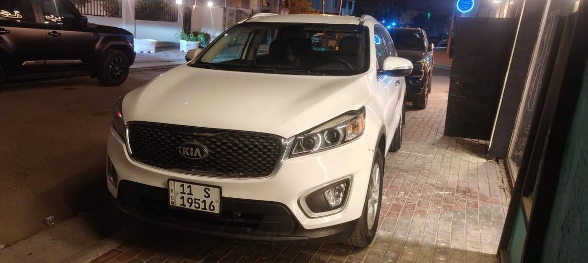 سلام عليكم للبيع فقط
سورنتو 16 وارد امريكي 
حادثه جاملغات خلفيه بدون دواخل✅️
بل عراق بيه بابتين مو تبديل ليبل واحد ✅️
رقم بغداد الدولي ب أسمي
ماشيه 110 الف 
السياره حيل جديده وممتعوبه 
مابيه اي نقص 
العنوان كربلاء حي الحسين
السعر 152 وبيه مجال بسيط 
رقم الهاتف ***********
